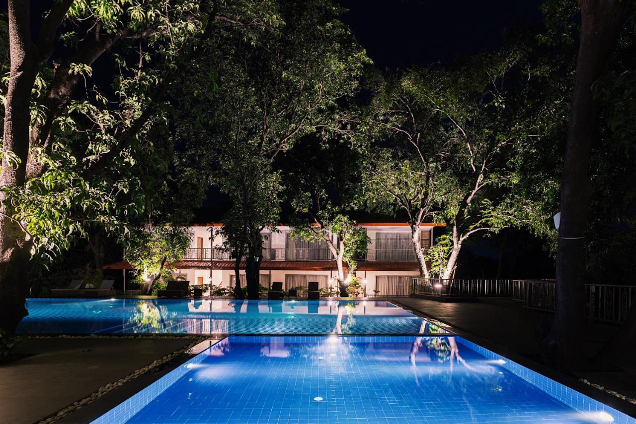 Oleander Farms, Karjat Hotel Kültér fotó